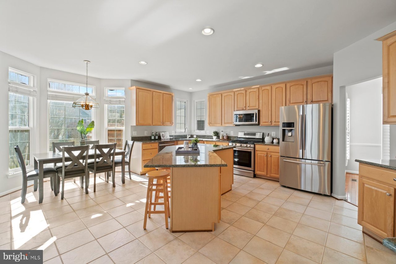 18252 Oak Lake Ct