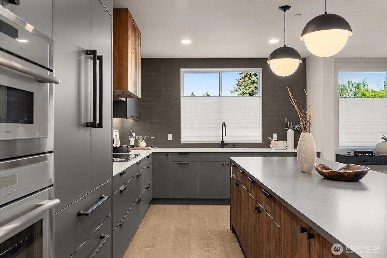 238 4th Avenue #300