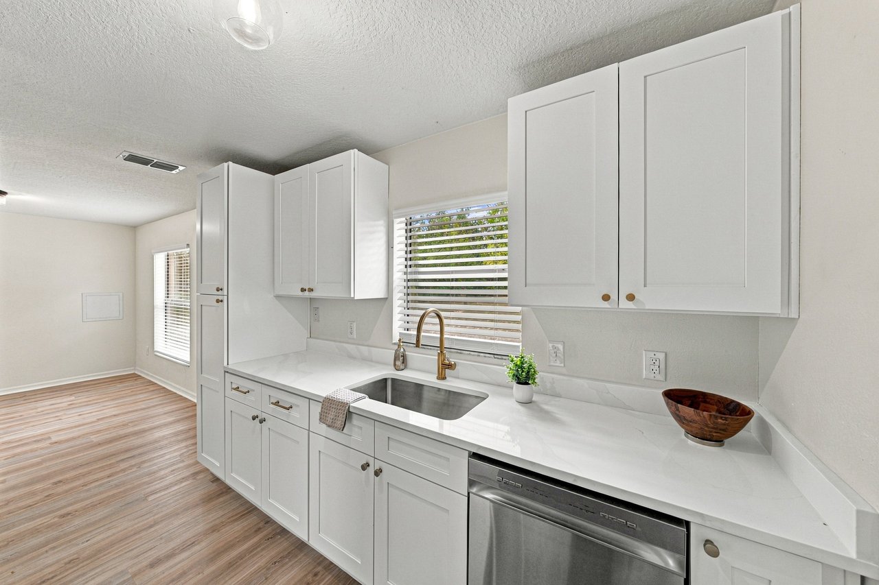 760 NW 52ND AVE