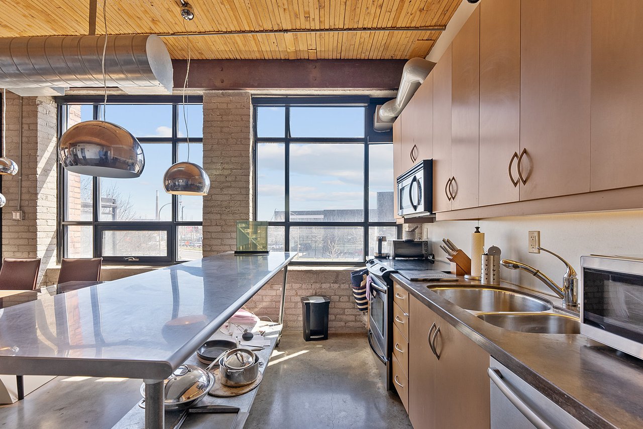 68 Broadview Ave S Unit: 203