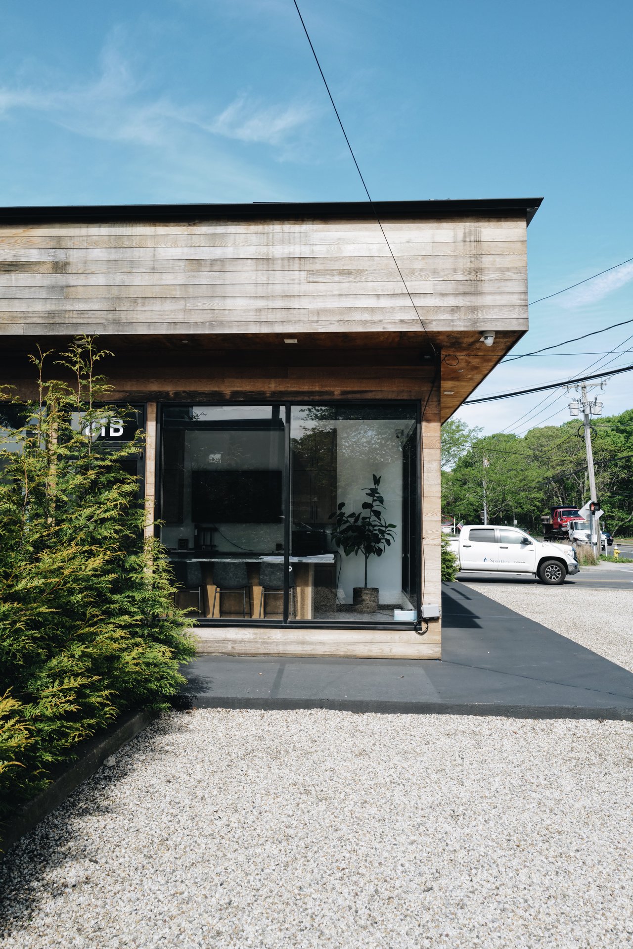 81 Montauk Hwy
