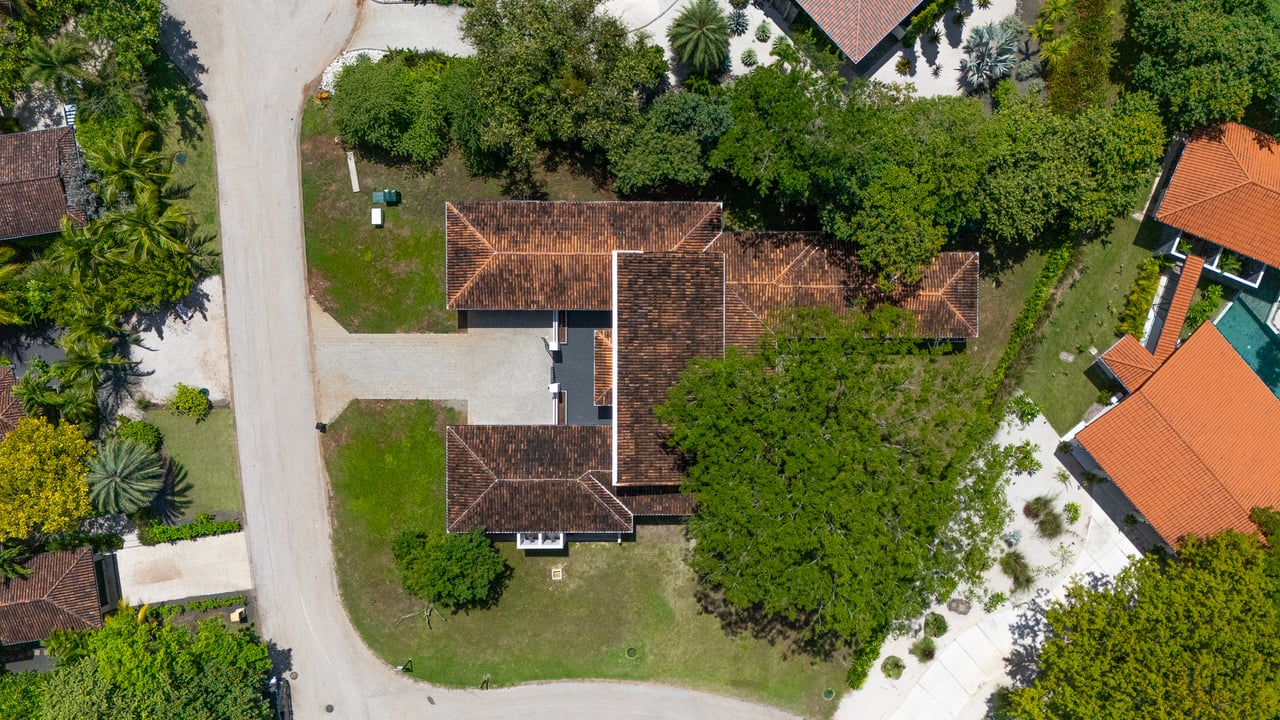 Casa Canto del Agua | Luxury 7-Bedroom Villa with Two Guest Apartments in Hacienda Pinilla’s Reserva de Golf