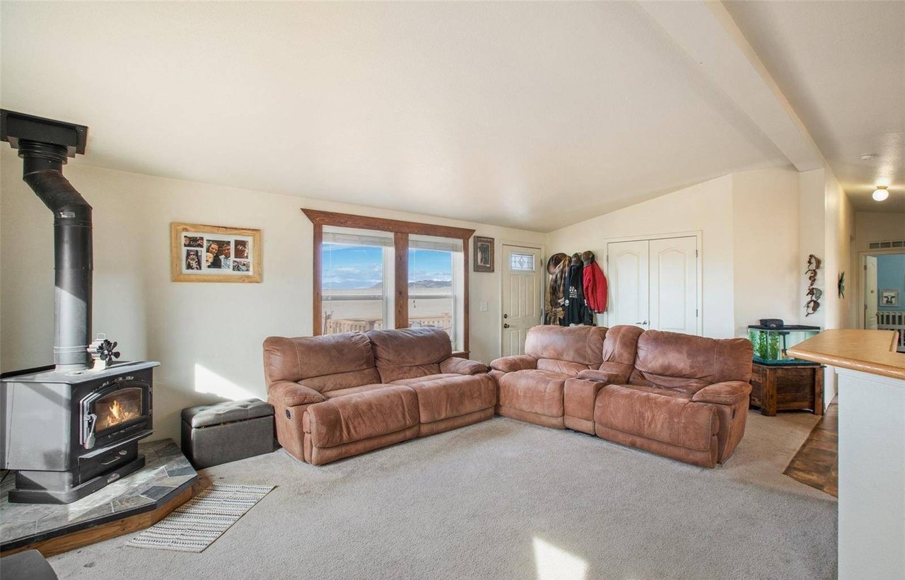 1888 Lakeview Drive