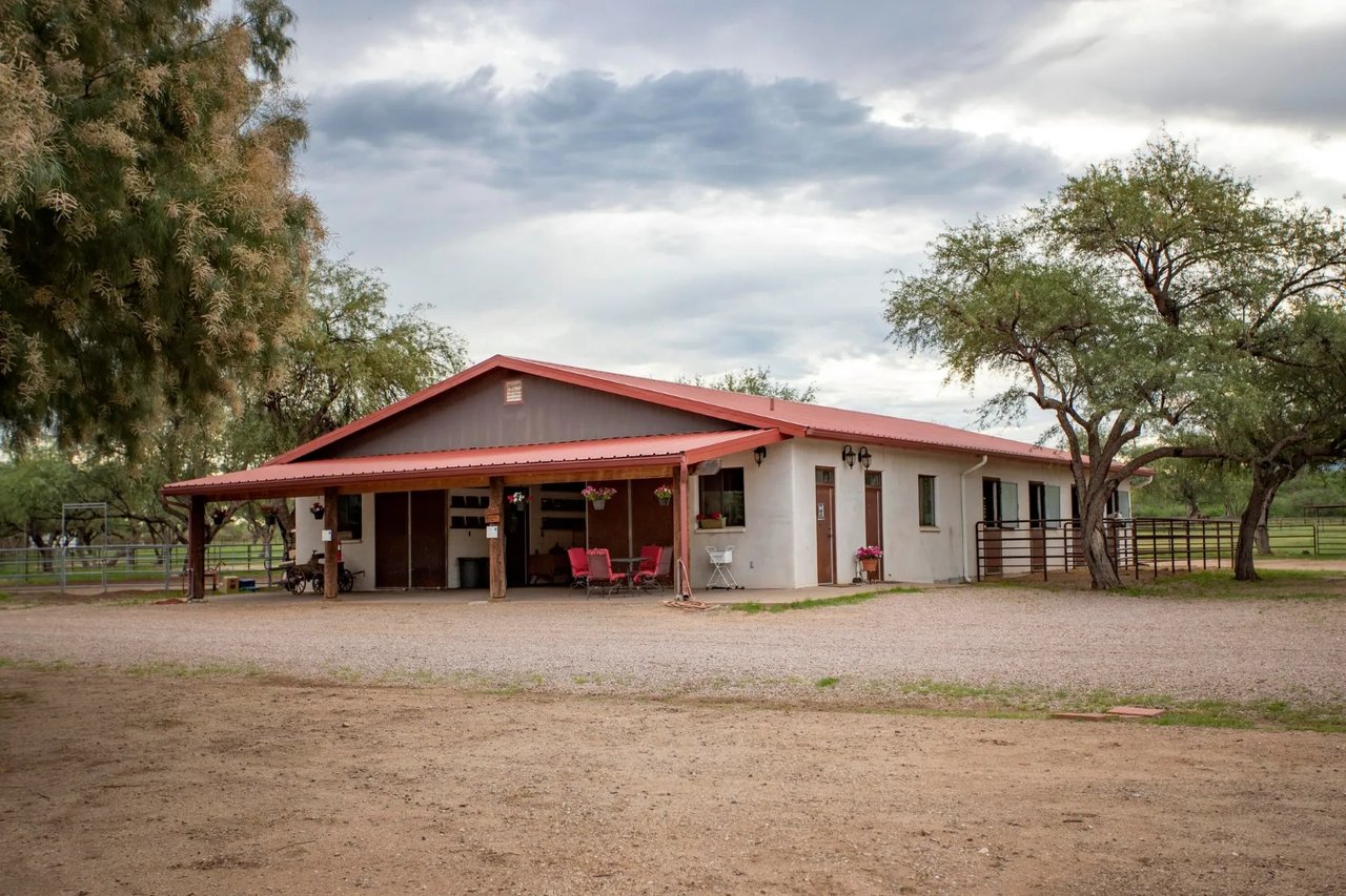 3155 W Elephant Head Rd