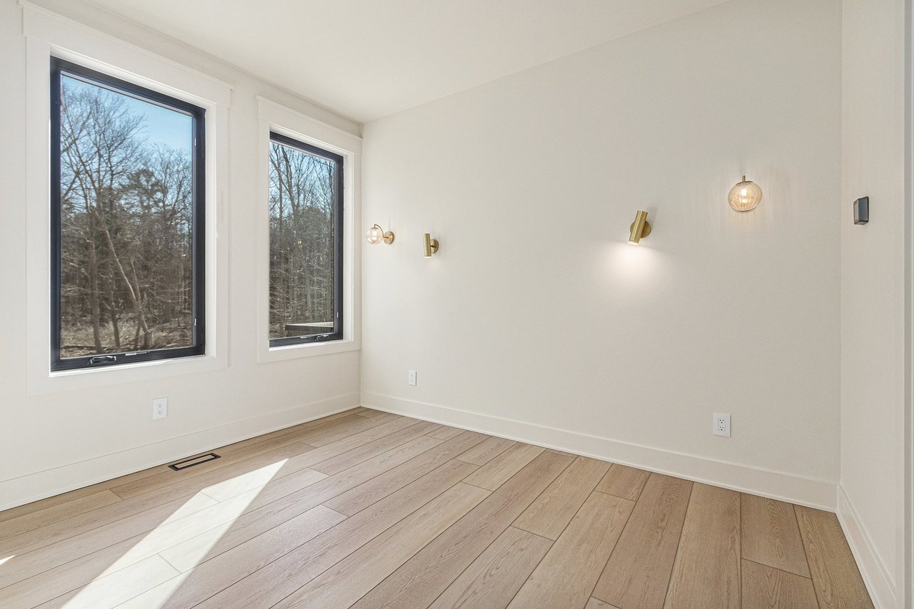 2578 2576, 2572 Lakeshore Drive