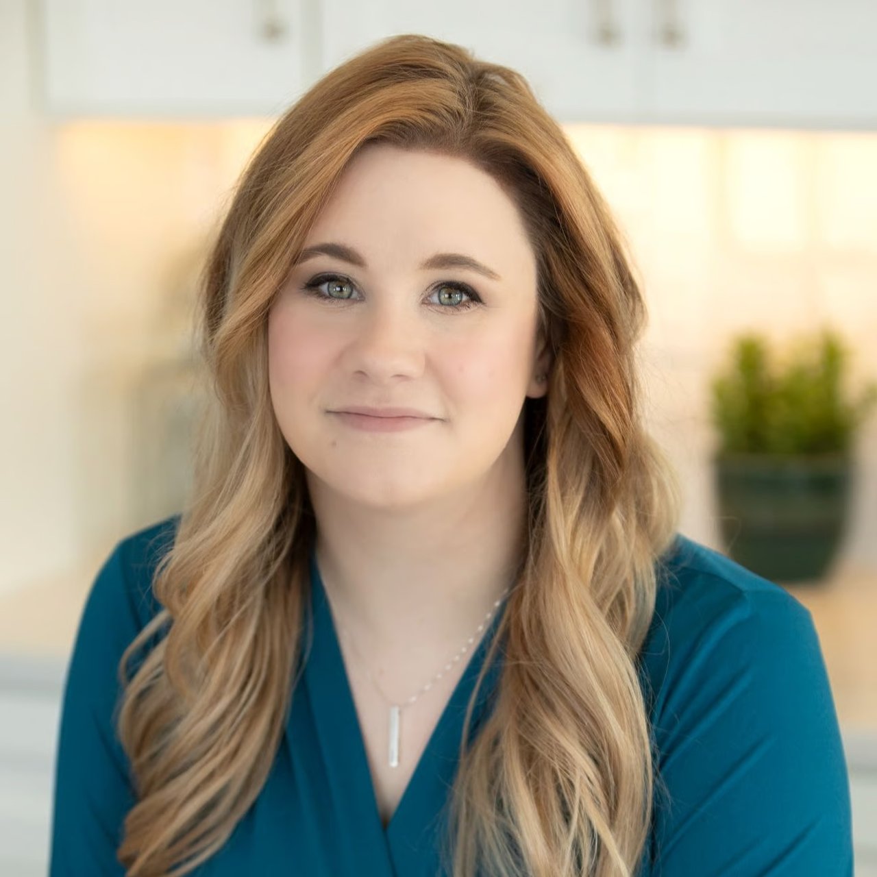 Hanna Kiernan Blue Bell, PA Real Estate Agent Headshot