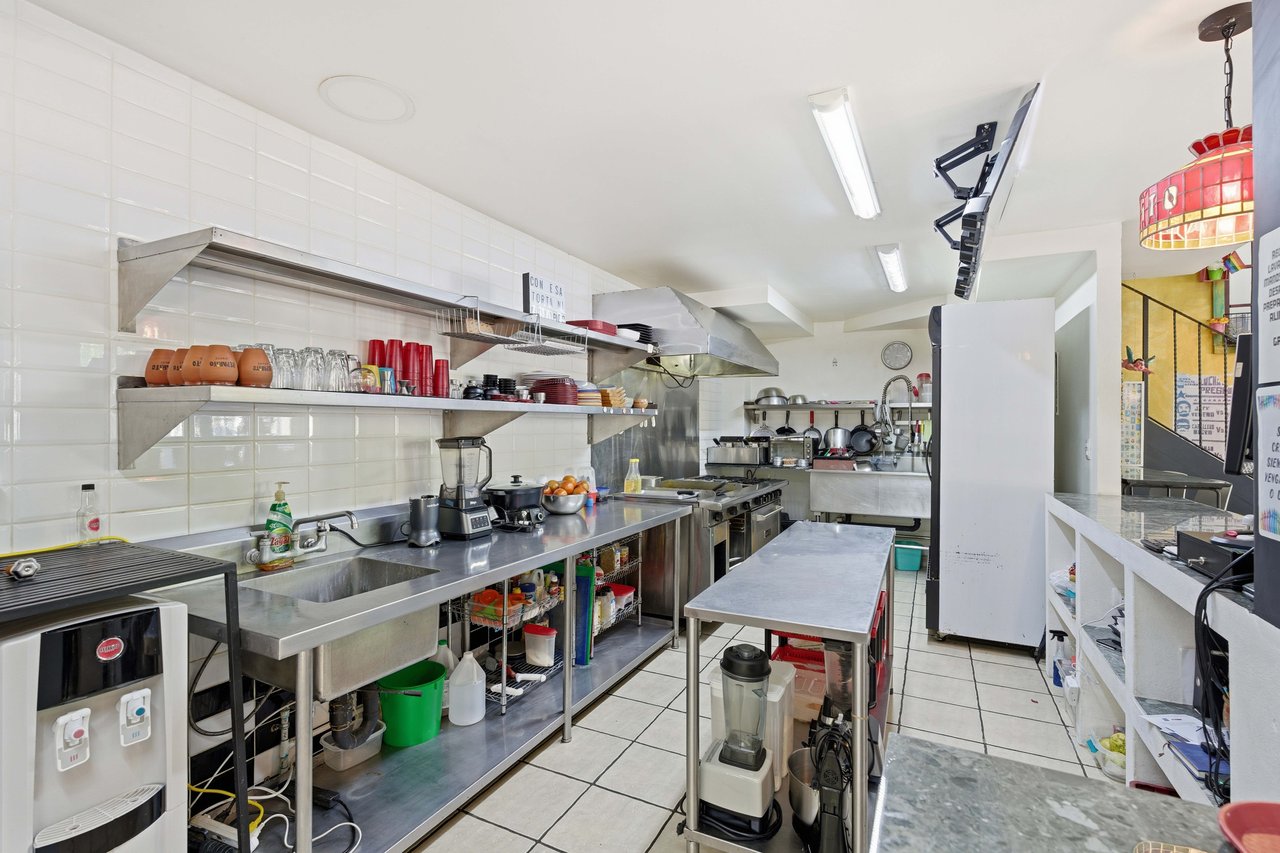 Reparito House | Turnkey Restaurant & Commercial Property for Sale