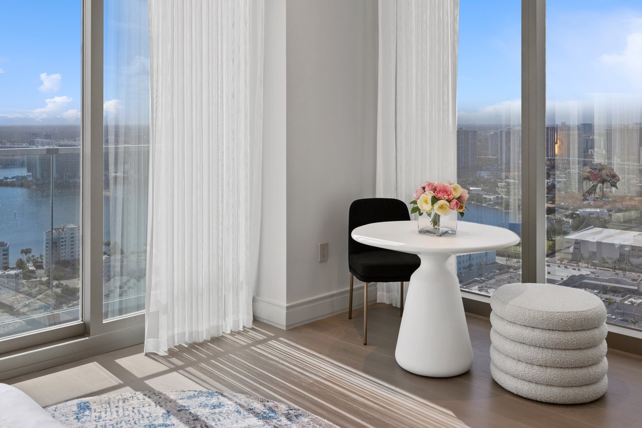 17901 Collins Ave # 3003