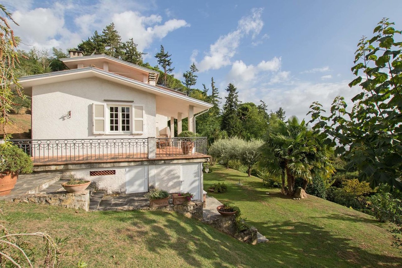 Villa Overlooking The Sea