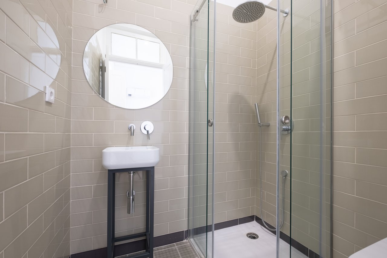 1-Bedroom Apartment with Expansive Private Balcony in Central Porto