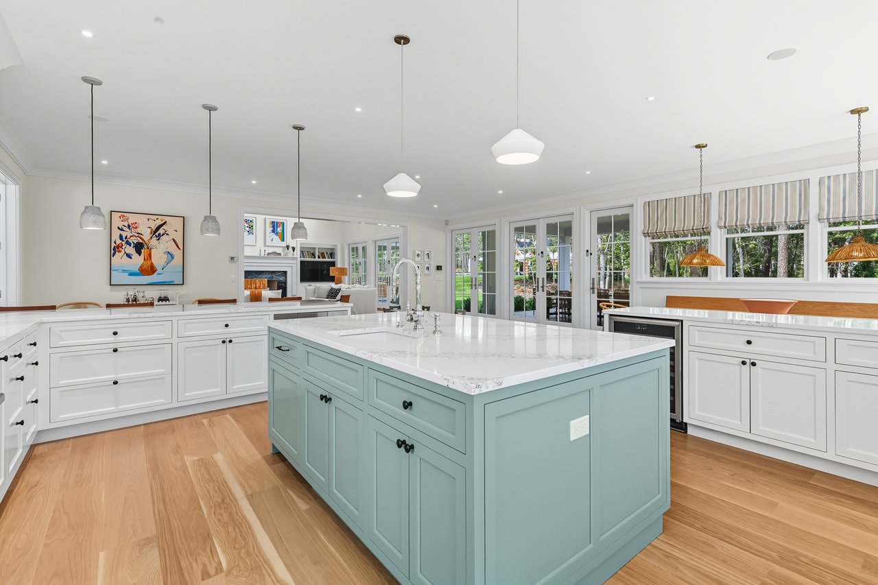 417 Edge of Woods Road