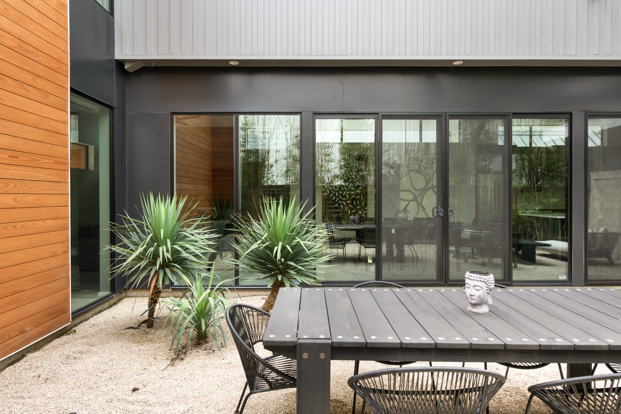404 W Milton