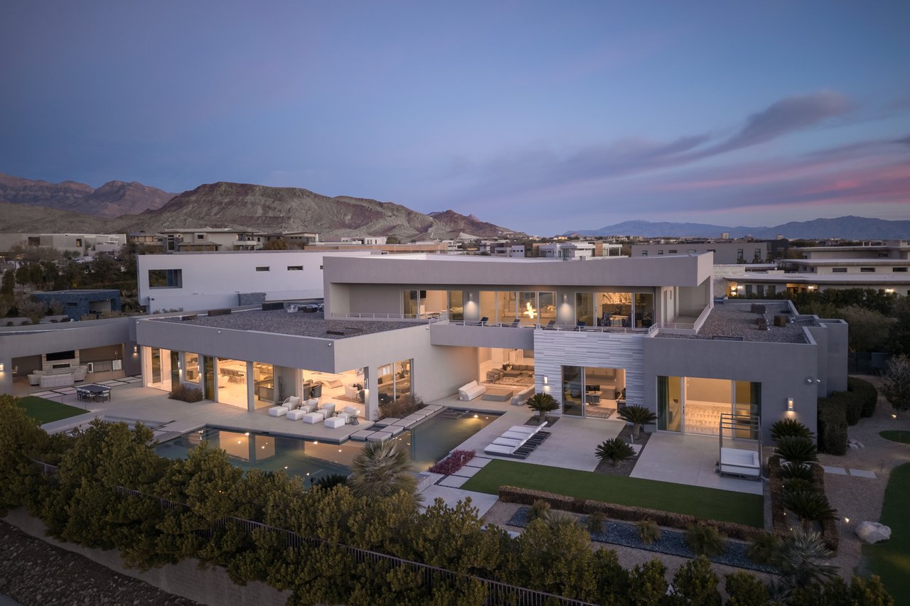 19 Flying Cloud Ln, Las Vegas, NV 89135