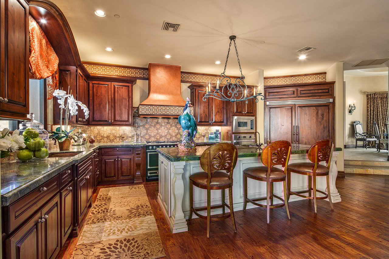 7311 E ARROYO HONDO Road