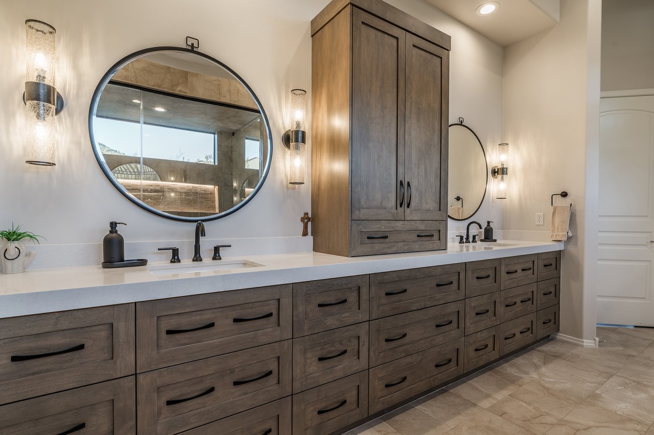 11368 E WINCHCOMB Drive