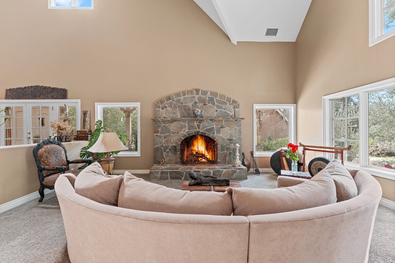 39455 Avenida La Cresta