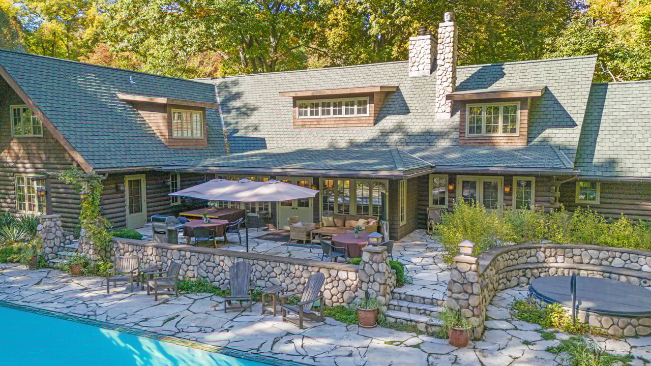 14657 Lakeshore Road