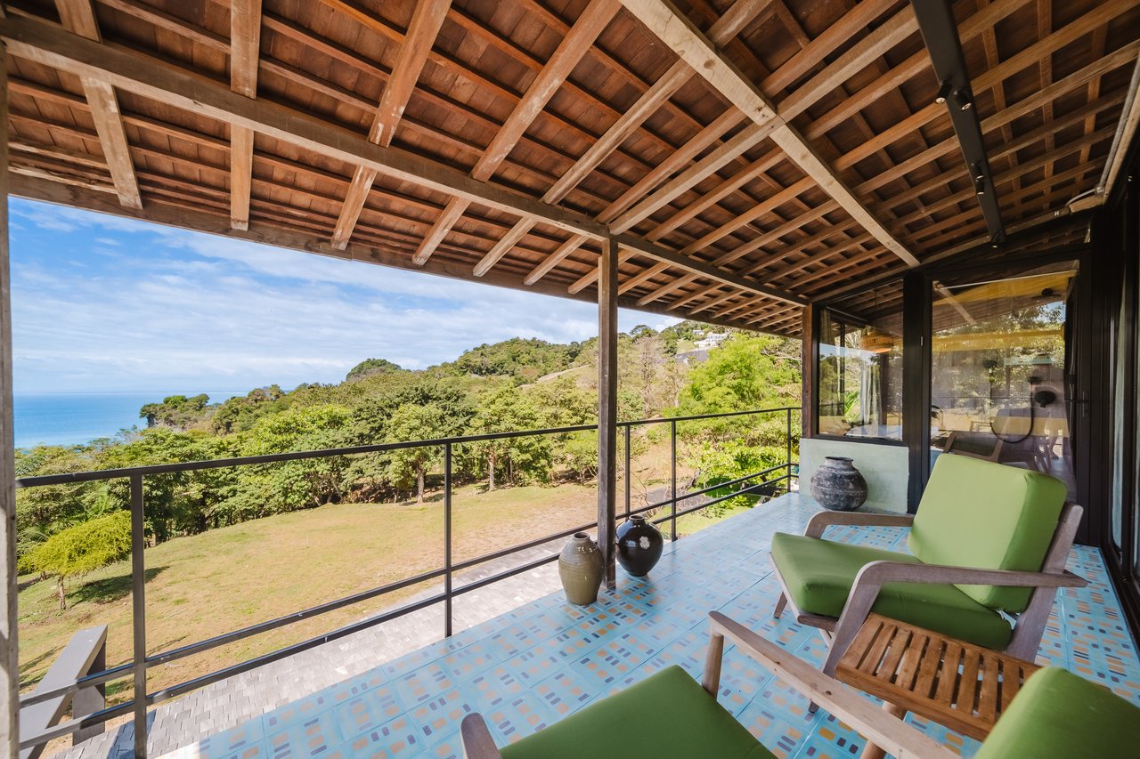 Casa Java – Newly Built Luxury Jungle Estate Near Playa La Vaca