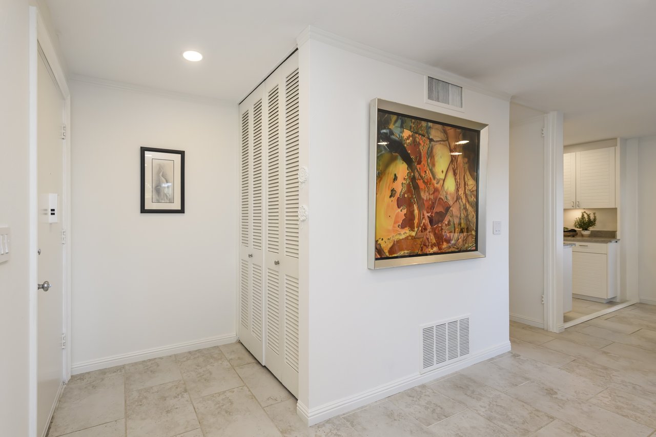 Charming Condo Offering Country Club Appeal