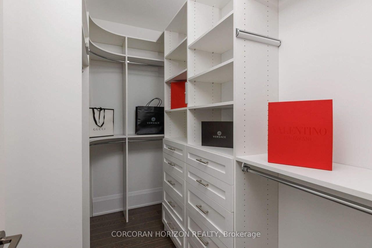 PENTHOUSE OPULENCE BY THE EGLINTON LRT