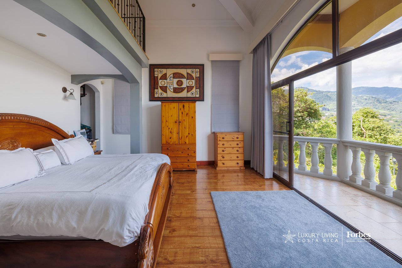 21471 - Luxury colonial house with 4 bedrooms, office, terrace and pool
