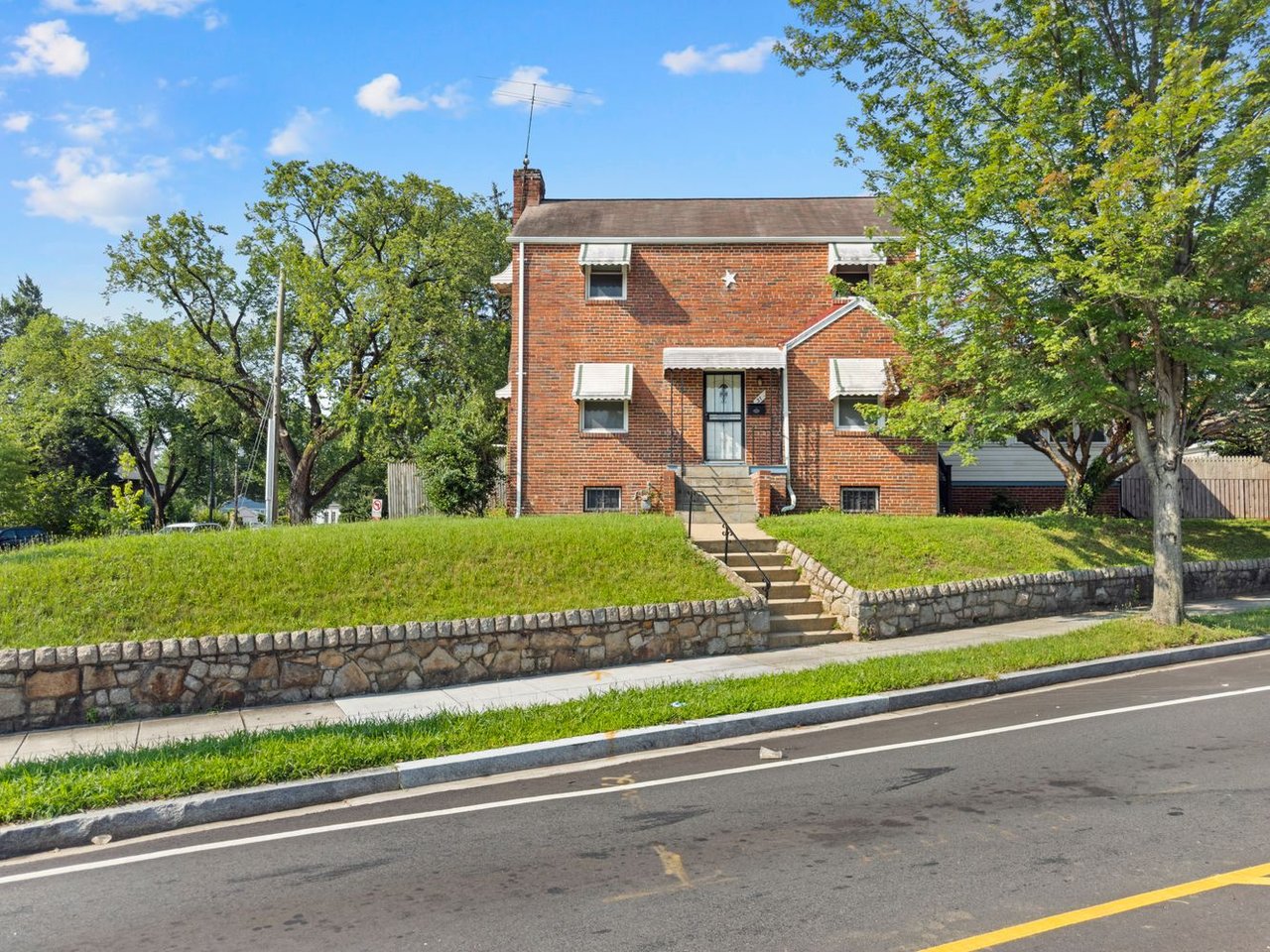31 McDonald Pl NE
