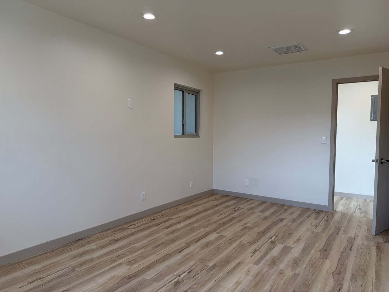 1519-1521 W. Glenoaks