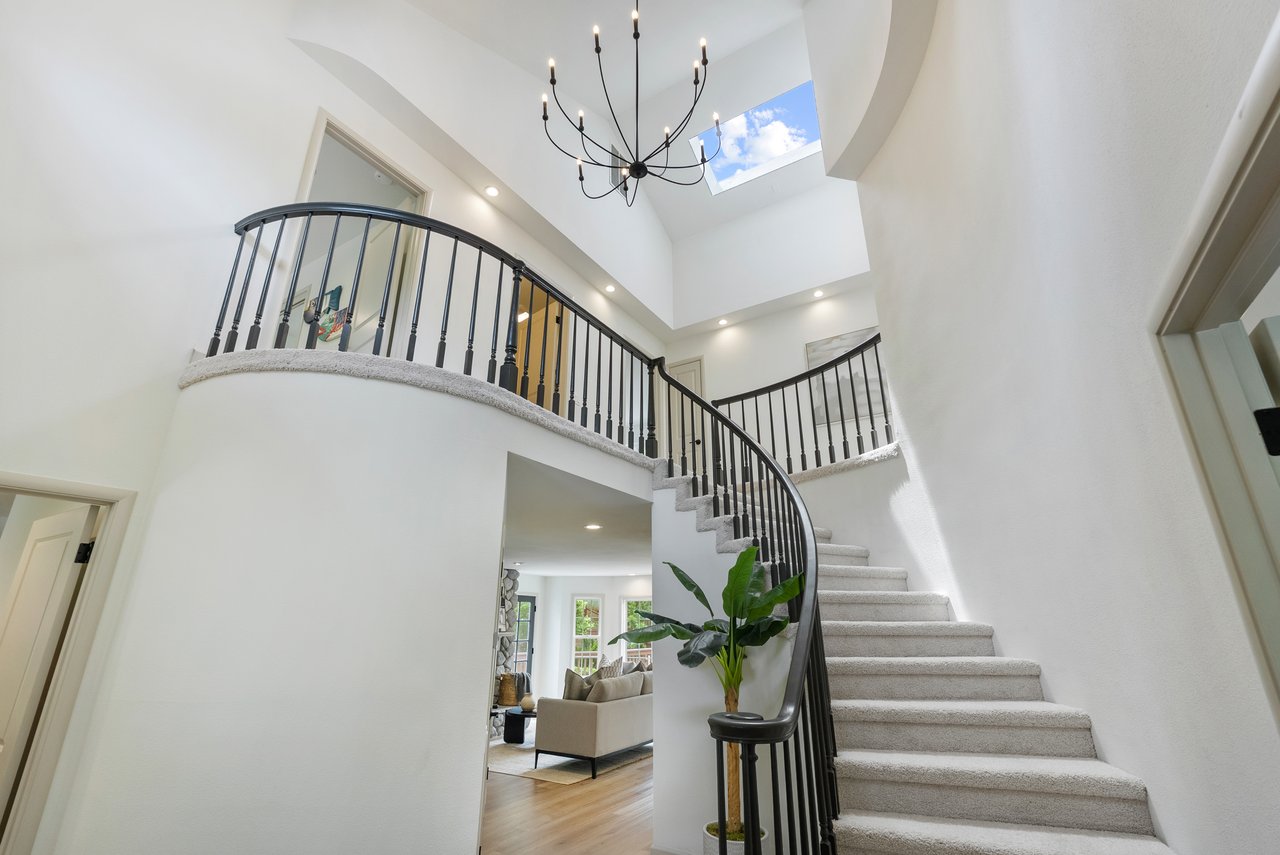 152 Oak Creek Blvd