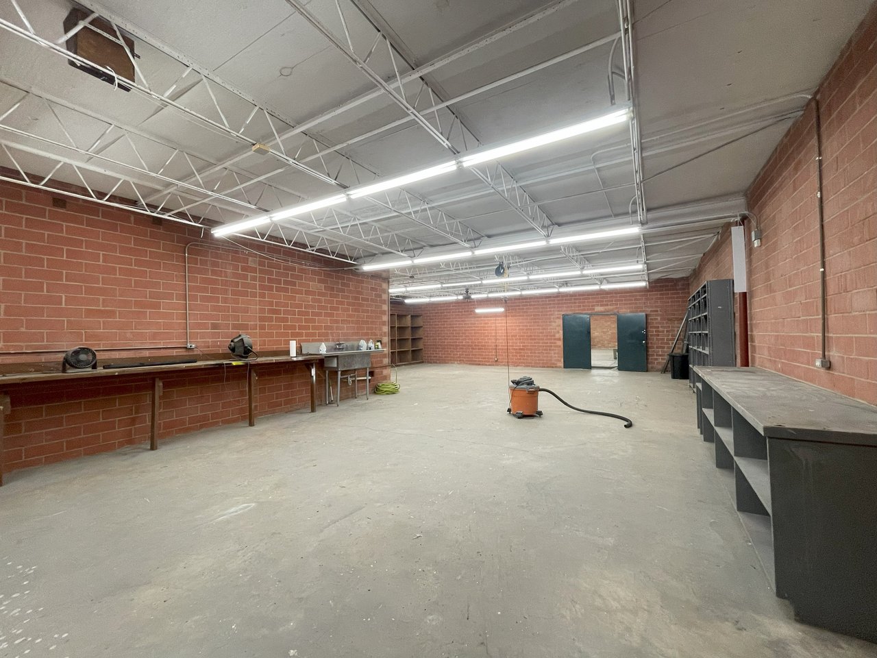 1202 N Flores | For Lease