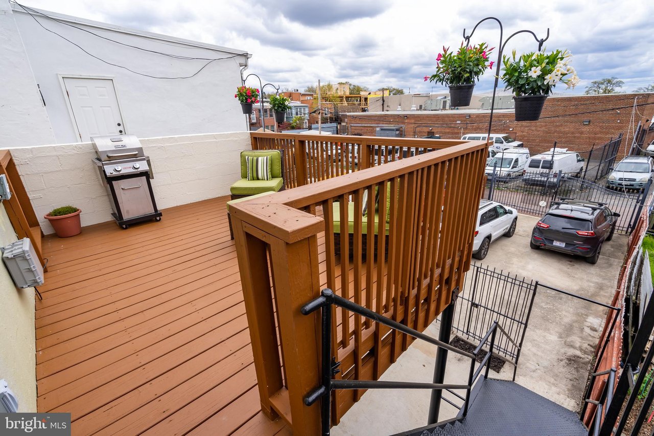 322 T St NW #2