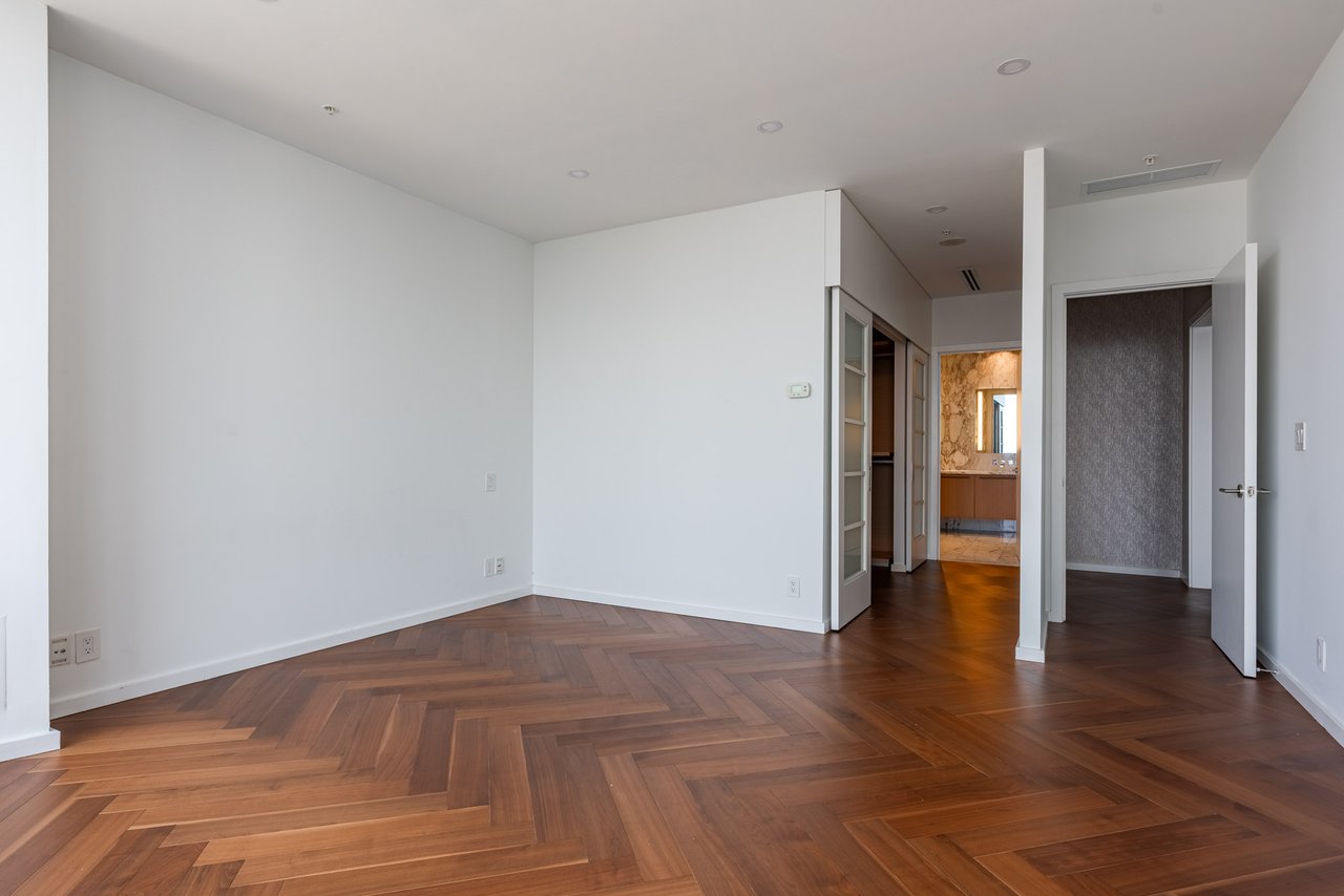 Suite 5302- 180 University Avenue