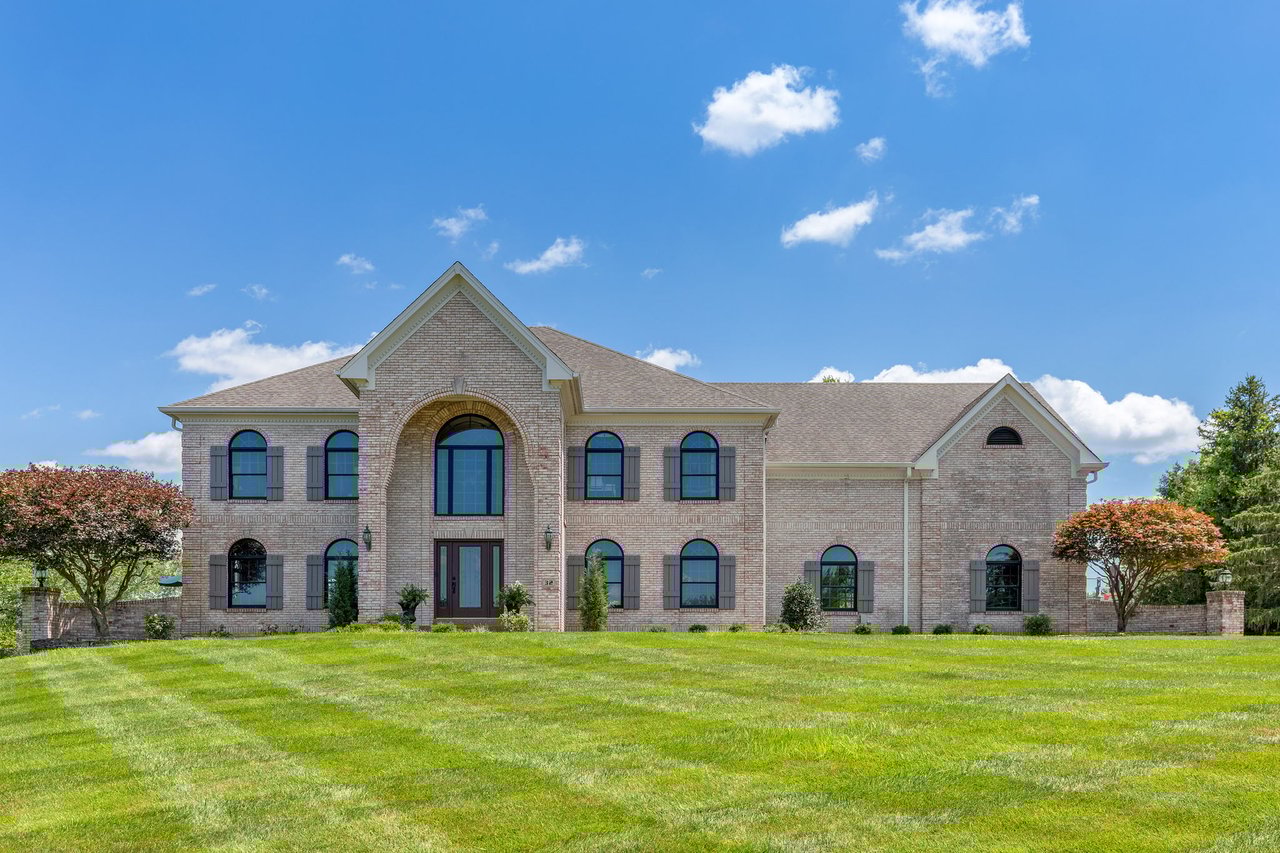 32 Rathfarnum Lane