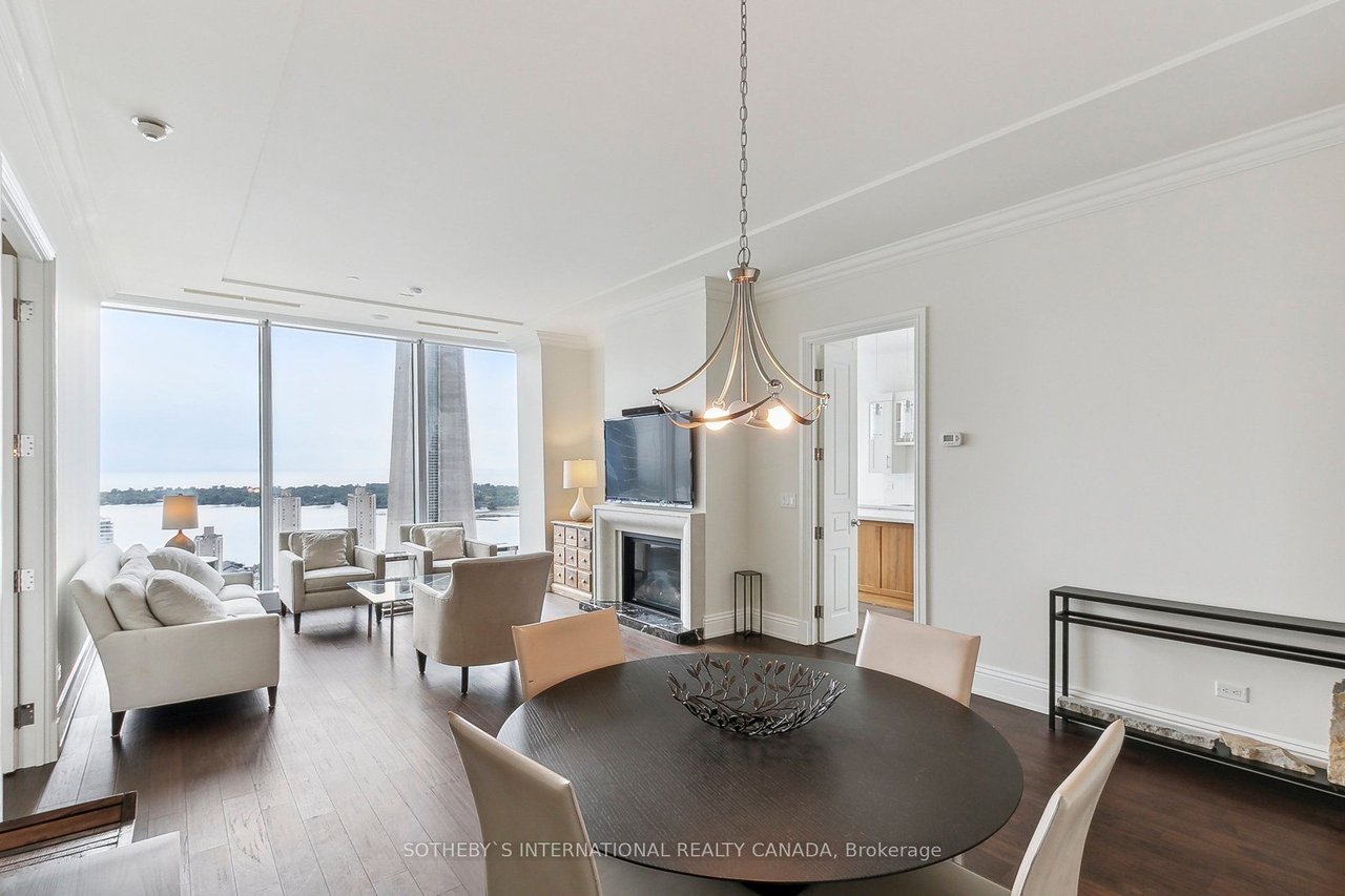 183 Wellington St W 3005