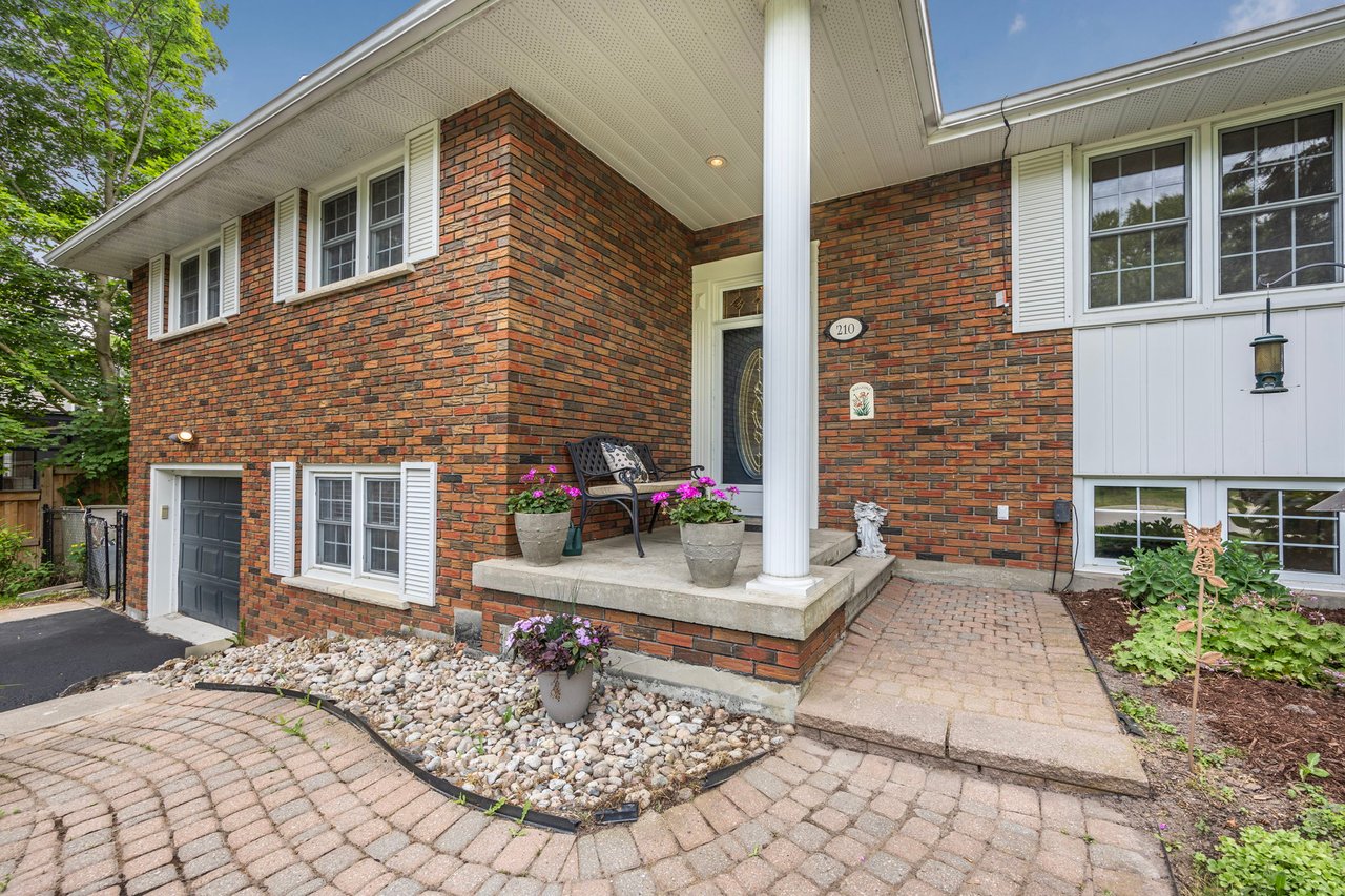 210 Richard Avenue, Newmarket