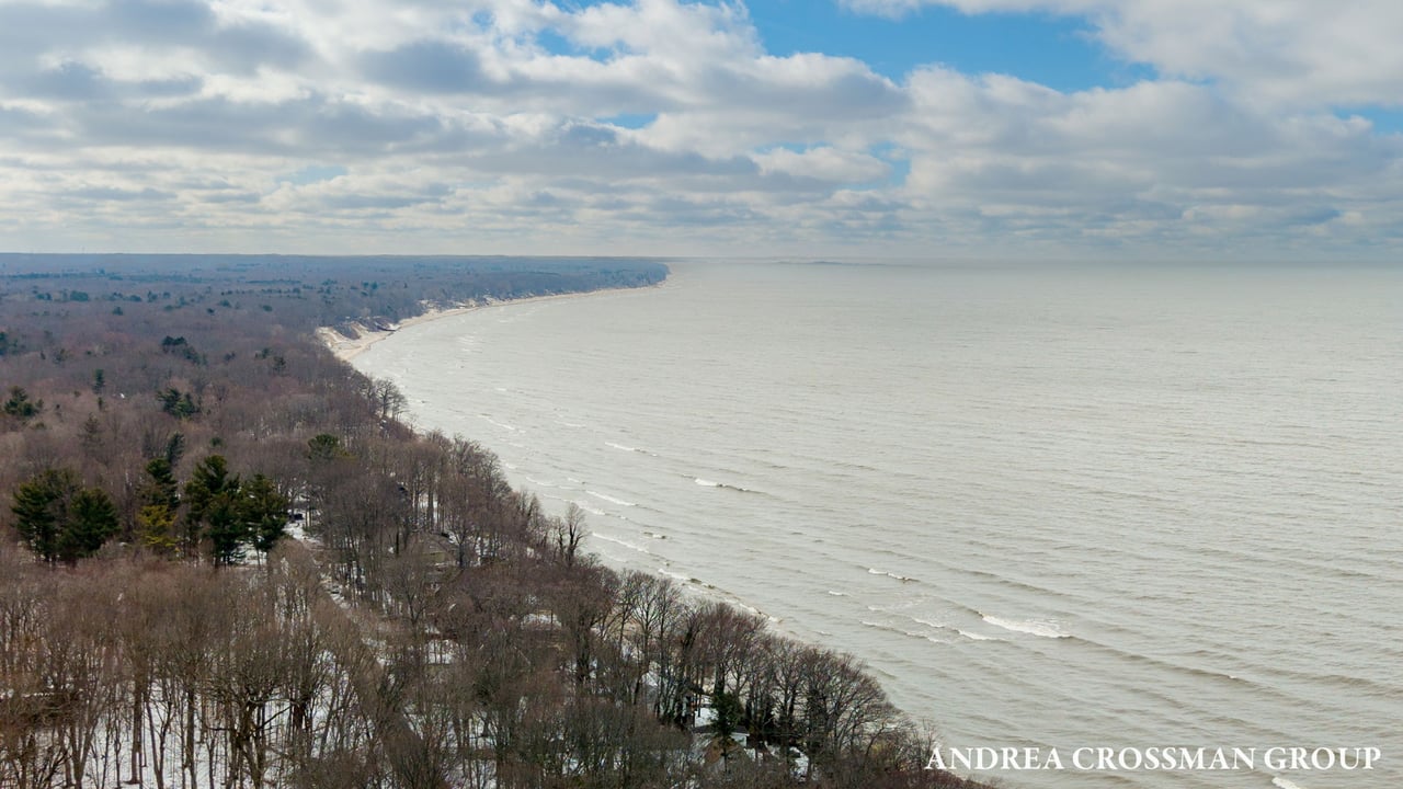 6919 Bendemeer Drive