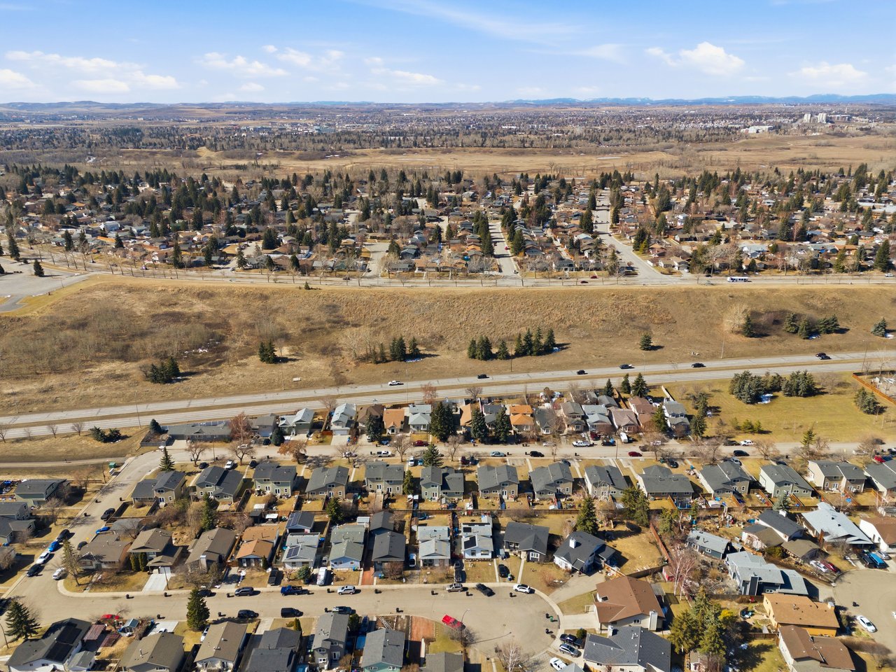 559 Deerpath Court SE