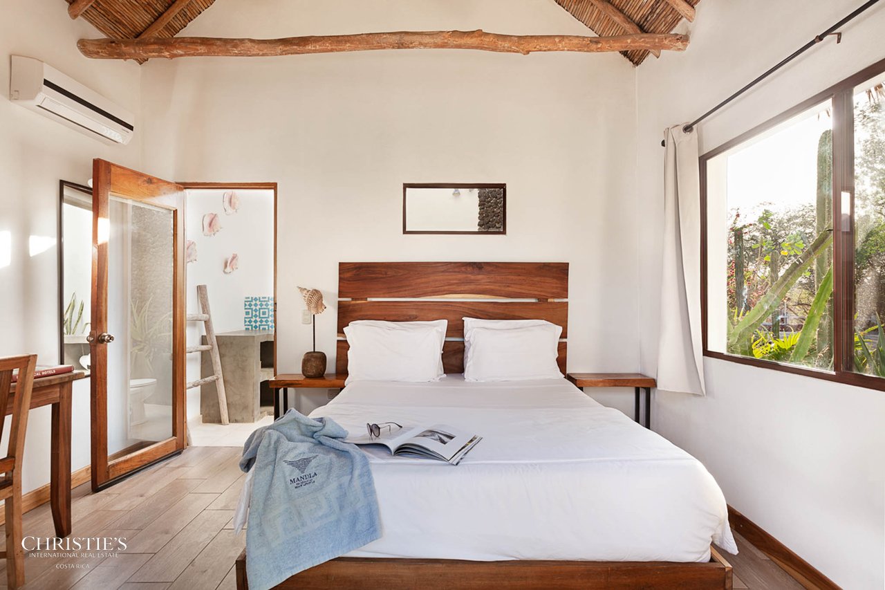 Mandla Boutique Coastal Retreat with World-Class Surf