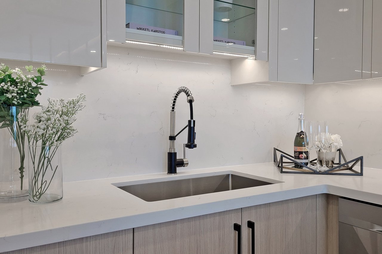 75 Graydon Hall Drive Unit: 1408