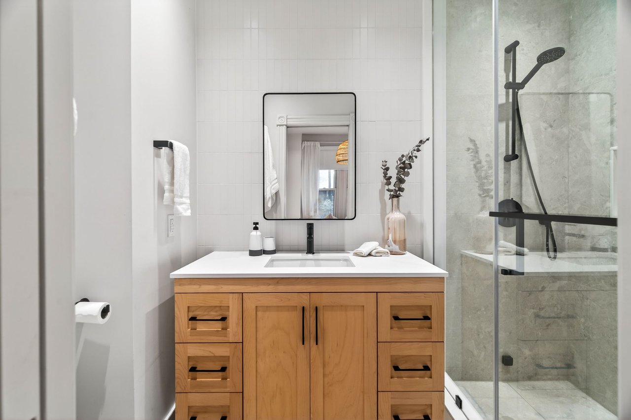 Standout Residence In Coveted Summerhill