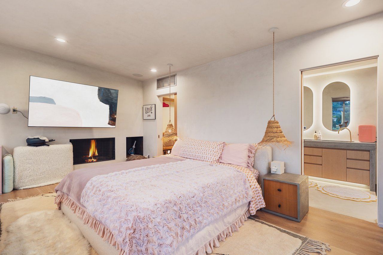 295 Mabery Rd, Santa Monica