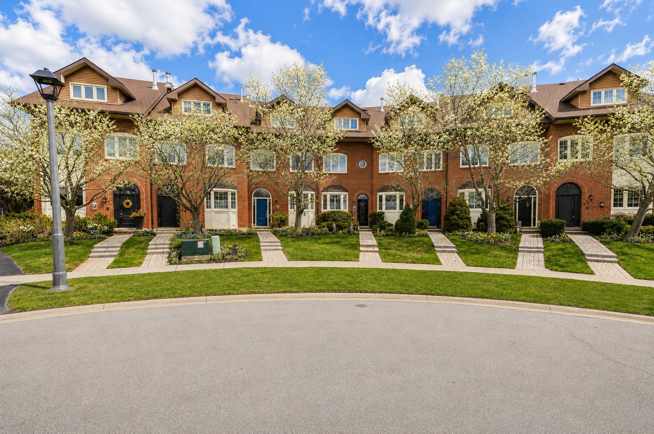 68 Tradewind Drive, Oakville, ON L6L 6K8