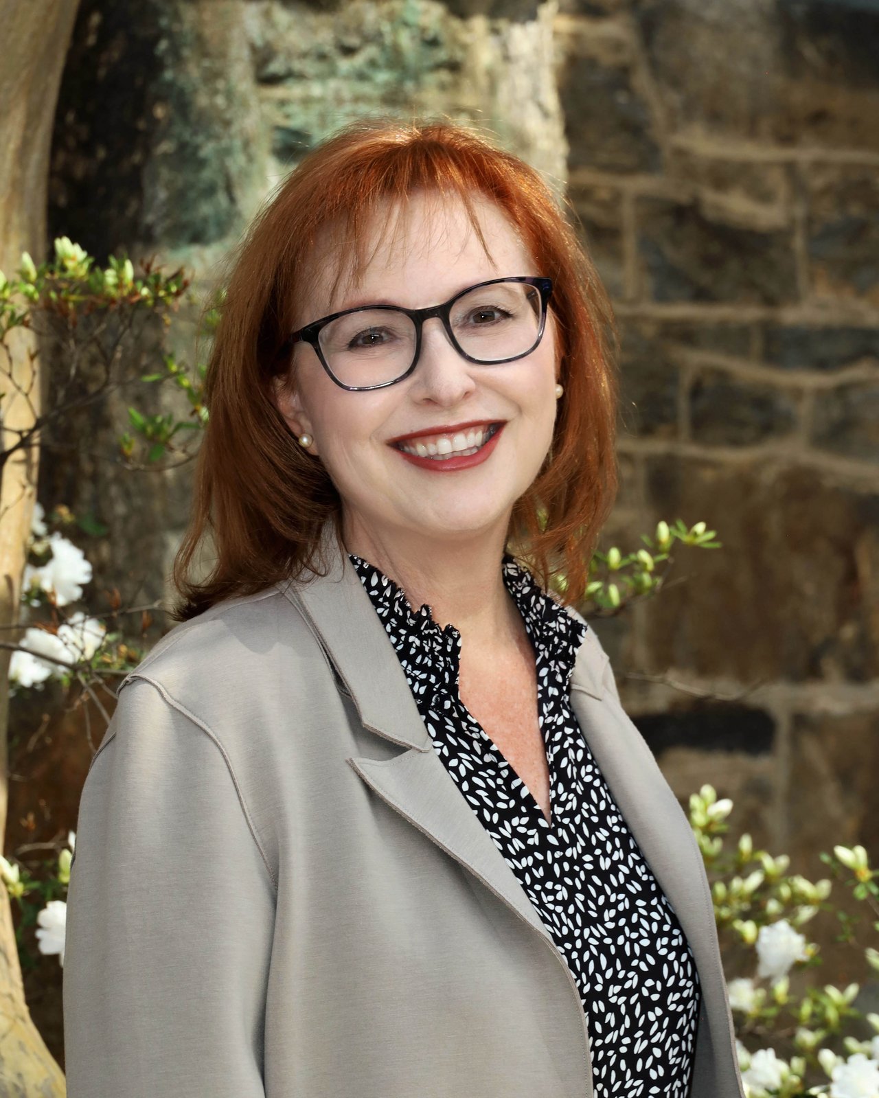 Cindy McPhee-Barrett Greenville, SC Real Estate Agent Headshot