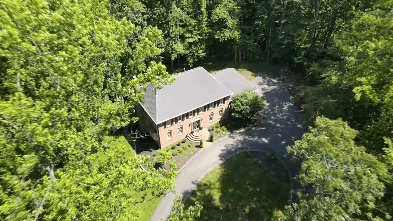 5504 W. Ridge View Dr, Fairfax, Station, VA 22039