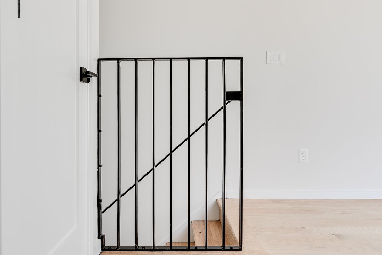 4 N Robinson (Fan House)