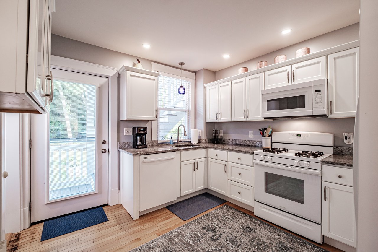 17 Richmond St #1