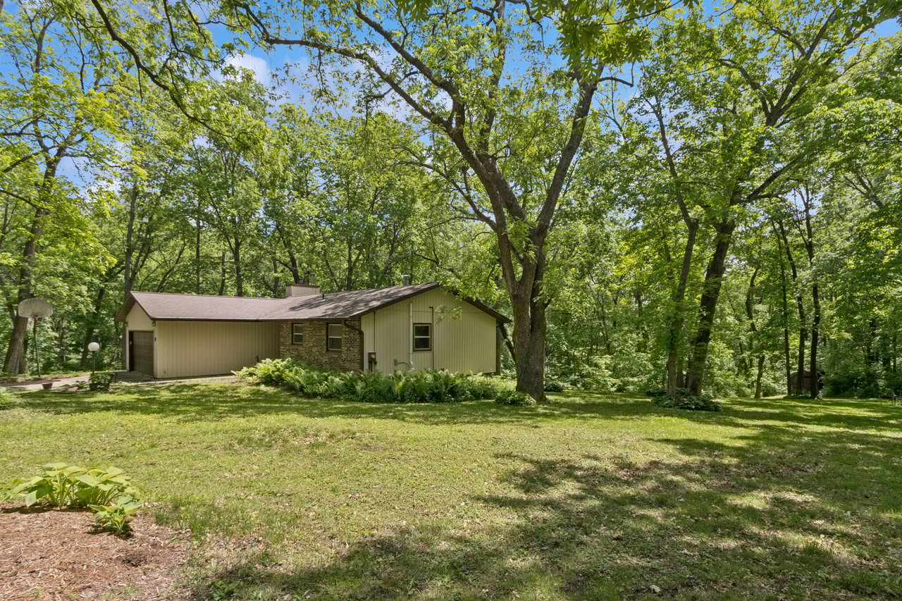 6 Woodland Dr NE