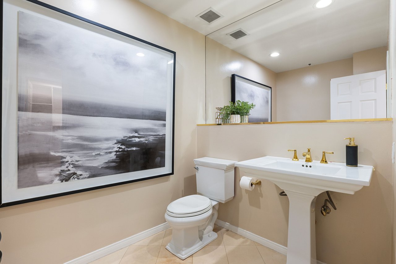 Park Wilshire #406, Wilshire Corridor