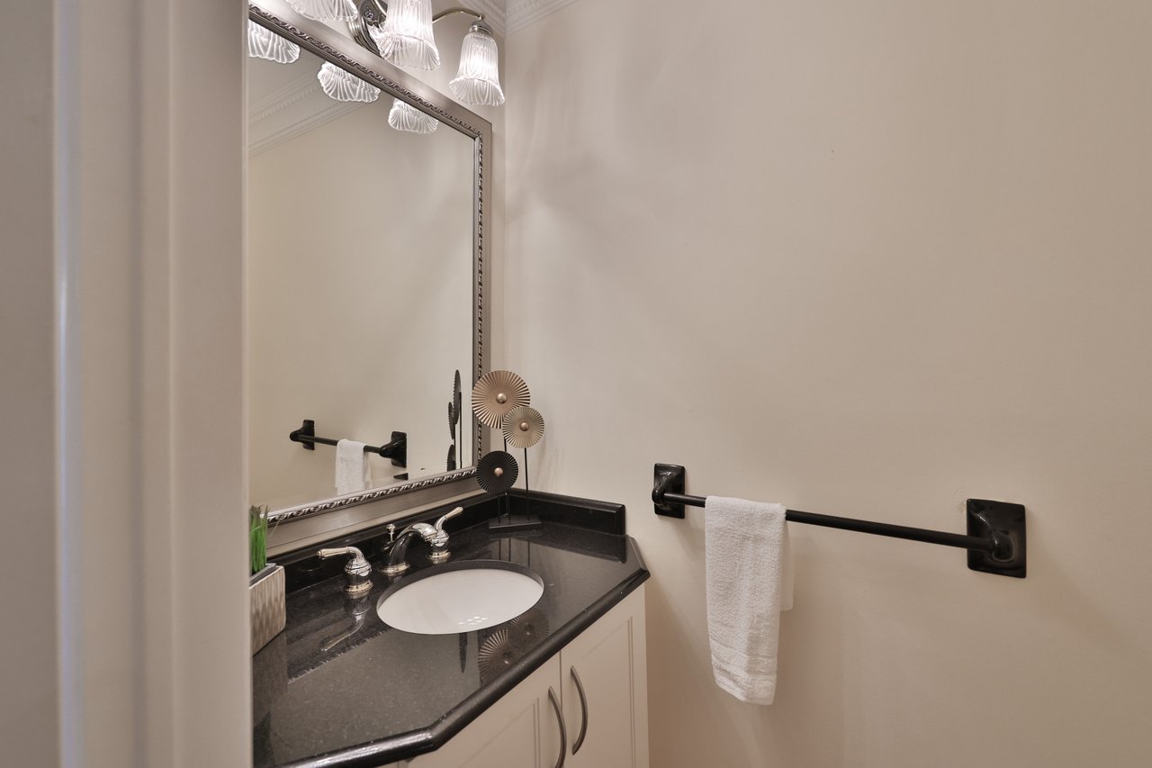 86 Forsythe Street, Oakville