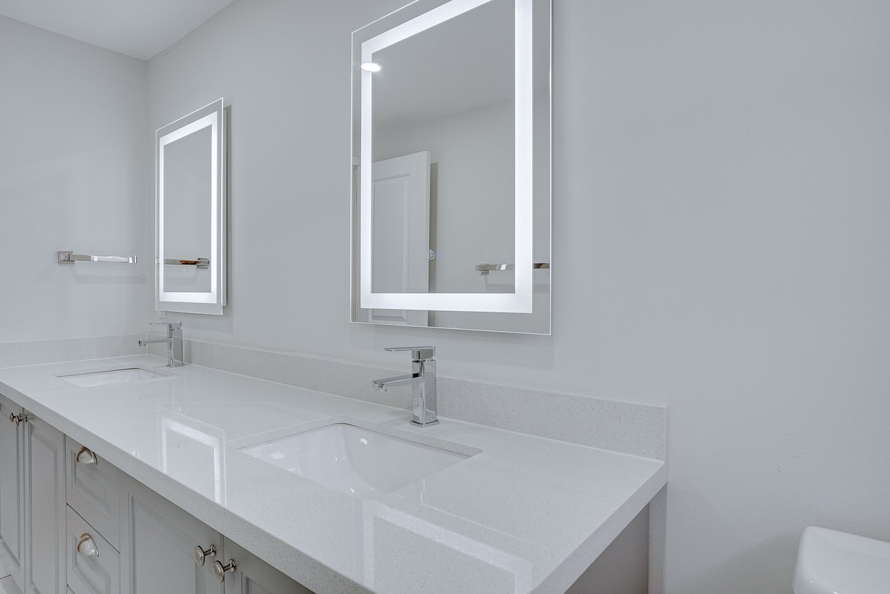 25 Karen Road Unit: Upper