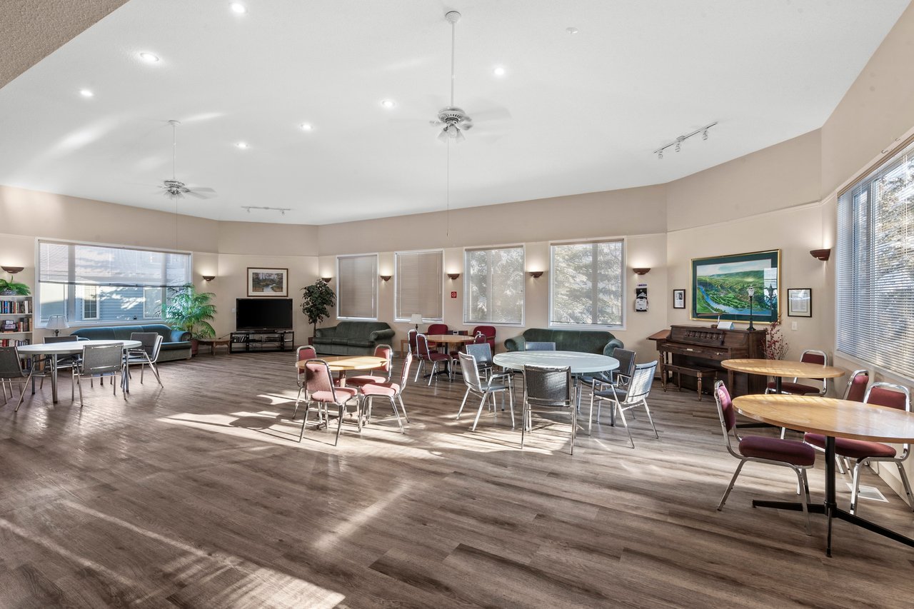 180 Valley Ridge Heights NW